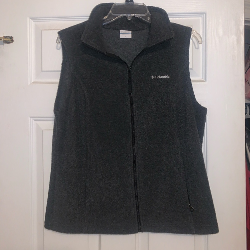 women’s medium charcoal gray columbia vest